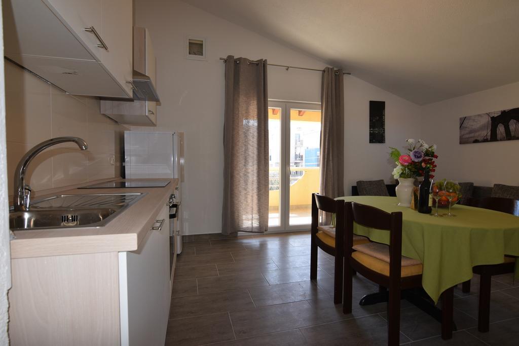 Apartments Batarilo 비오그라드나모루 외부 사진