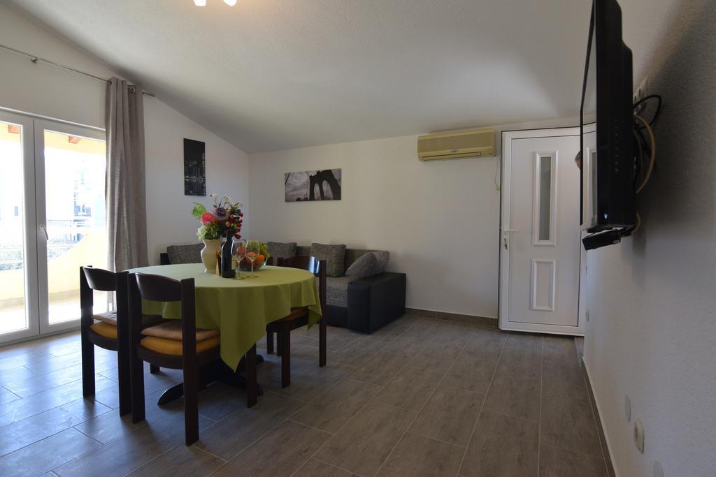 Apartments Batarilo 비오그라드나모루 외부 사진