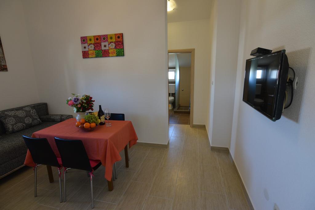 Apartments Batarilo 비오그라드나모루 외부 사진