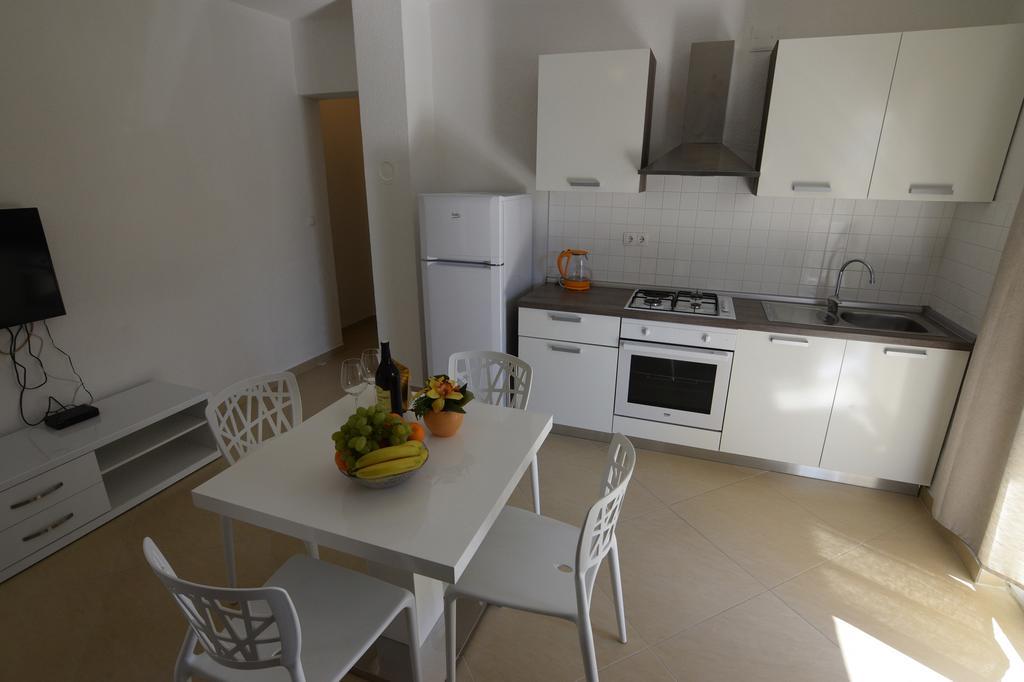 Apartments Batarilo 비오그라드나모루 외부 사진